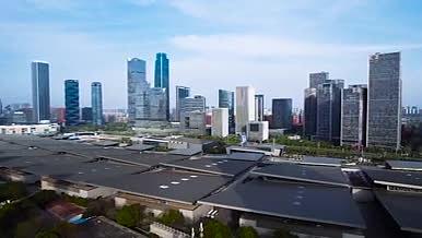 4K航拍南京国际展览中心金融中心CBD视频的预览图